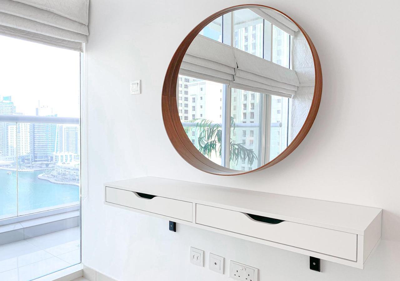 Walk To The Beach Or Enjoy The Amazing View From The Balcony Lägenhet Dubai Exteriör bild