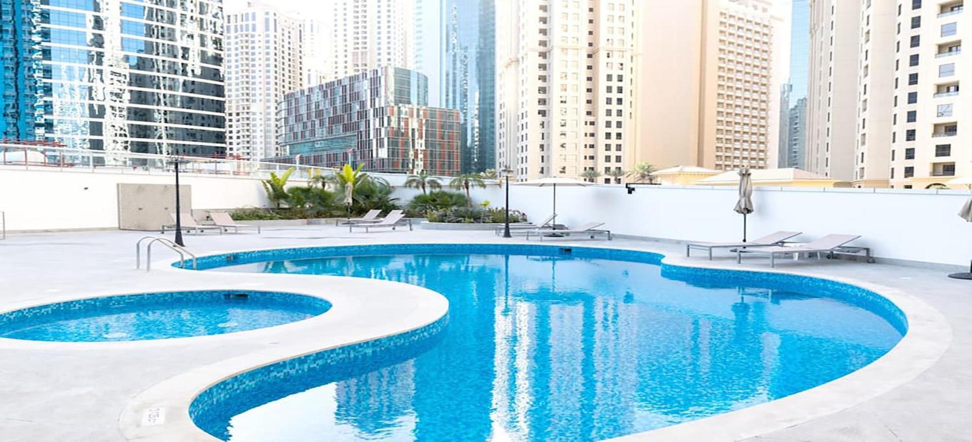 Walk To The Beach Or Enjoy The Amazing View From The Balcony Lägenhet Dubai Exteriör bild